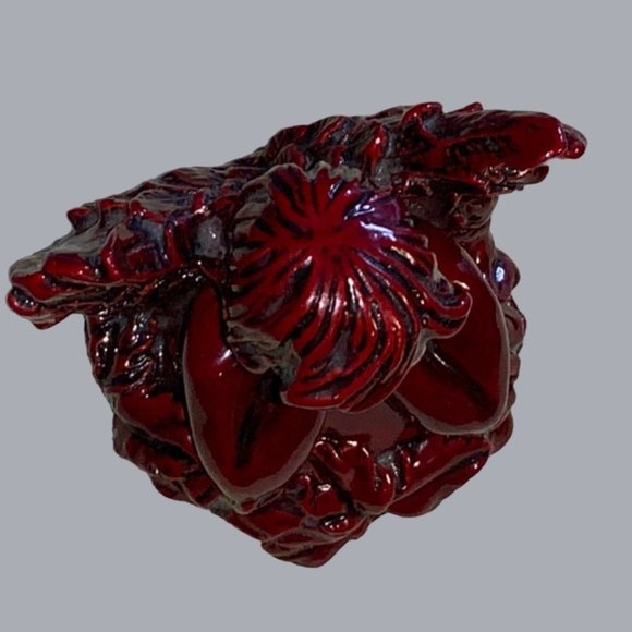 Winged Angel Cherub Shiny Carved Resin Dark Red Color Figurine 4" - Picture 9 of 10